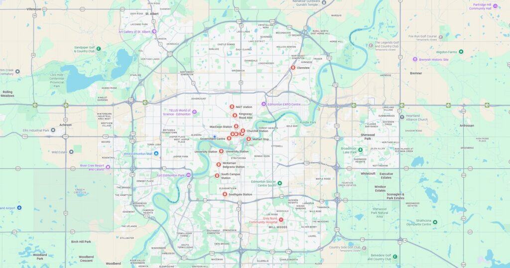 Detailed map of downtown Minneapolis highlighting streets, parks, and landmarks.